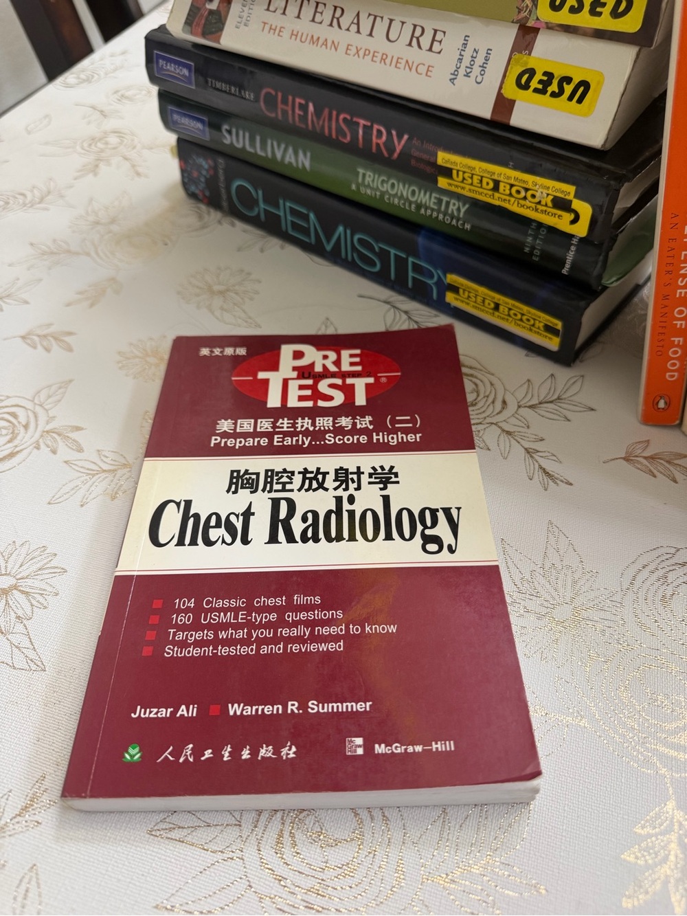 Chest Radiology: PreTest Self-Assessment & Review (USMLE Step 2) - Bilingual/Eng